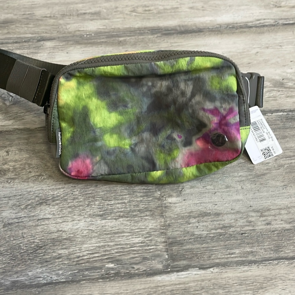 NWT Lululemon Everywhere Belt Bag Tie Dye and keychain